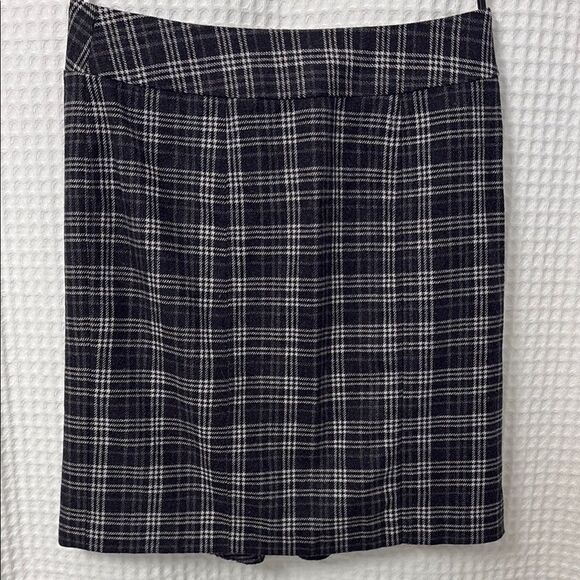 Banana Republic Dresses & Skirts - Banana Republic Black and White Pencil Mini Skirt Size 8